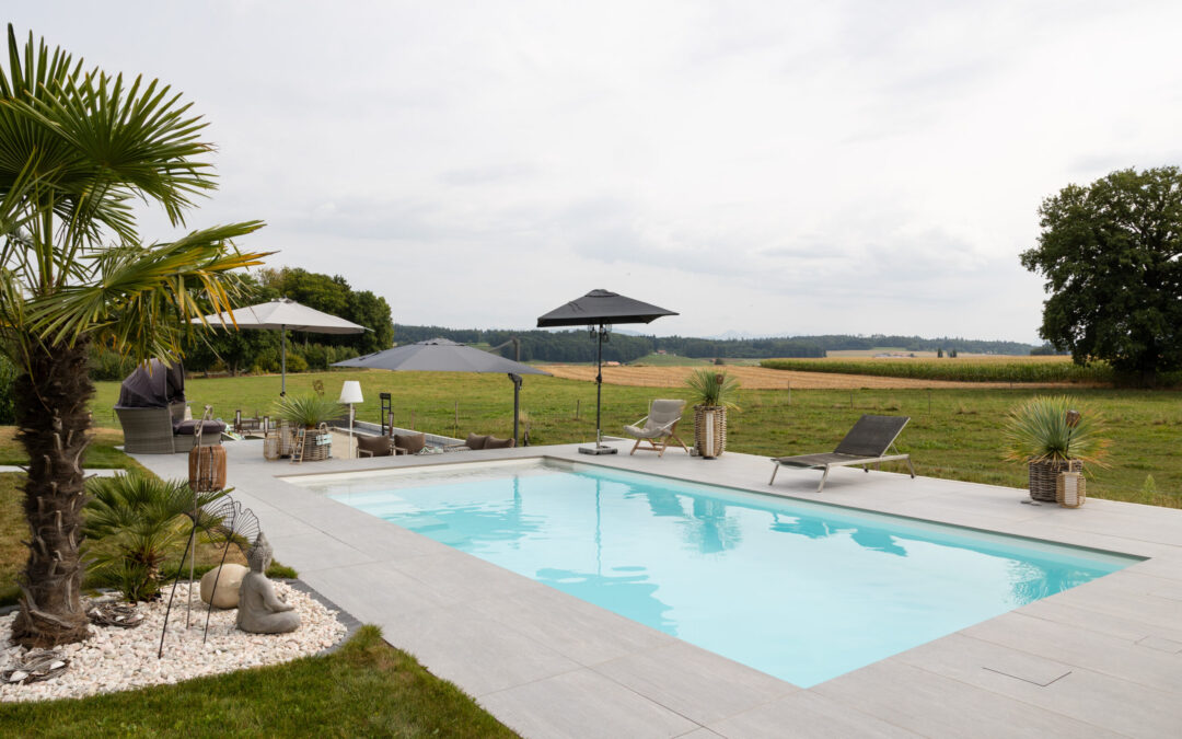 Piscine coque polyester – Courtion
