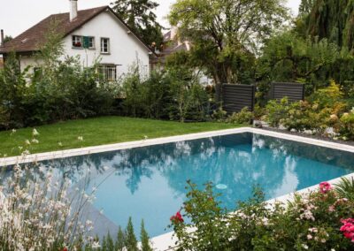 Piscine miroir béton avec PVC armé – Genève