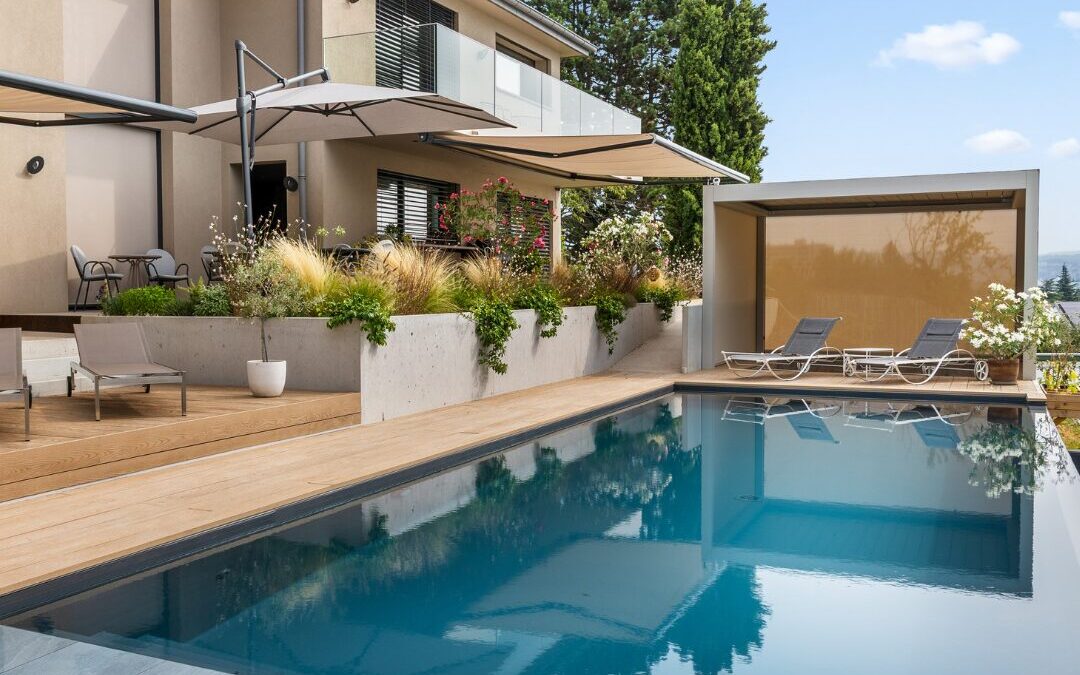 Piscine béton à débordement avec PVC armé – Lausanne